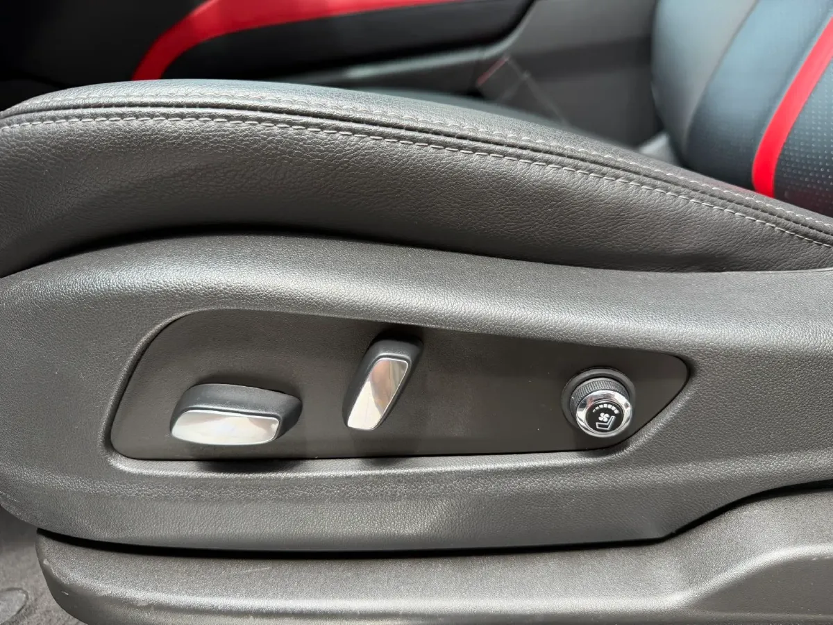 2020 Cadillac XT5 2.0T 241HP L4 9AT,autocango,china used car exporter,china ev exporter,chinese used car exporter,chinese used ev exporter