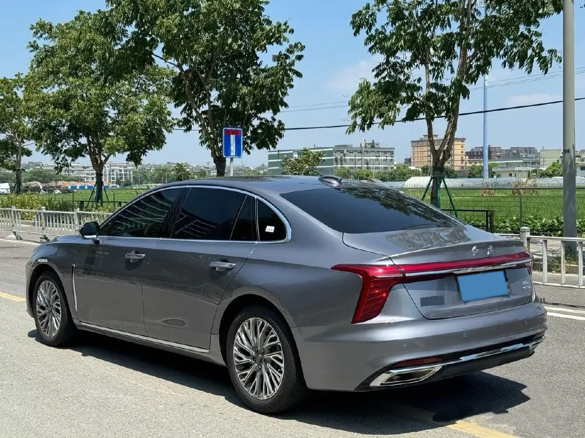 2023 HongQi H5 2.0T 224HP L4 8AT,autocango,china used car exporter,china ev exporter,chinese used car exporter,chinese used ev exporter
