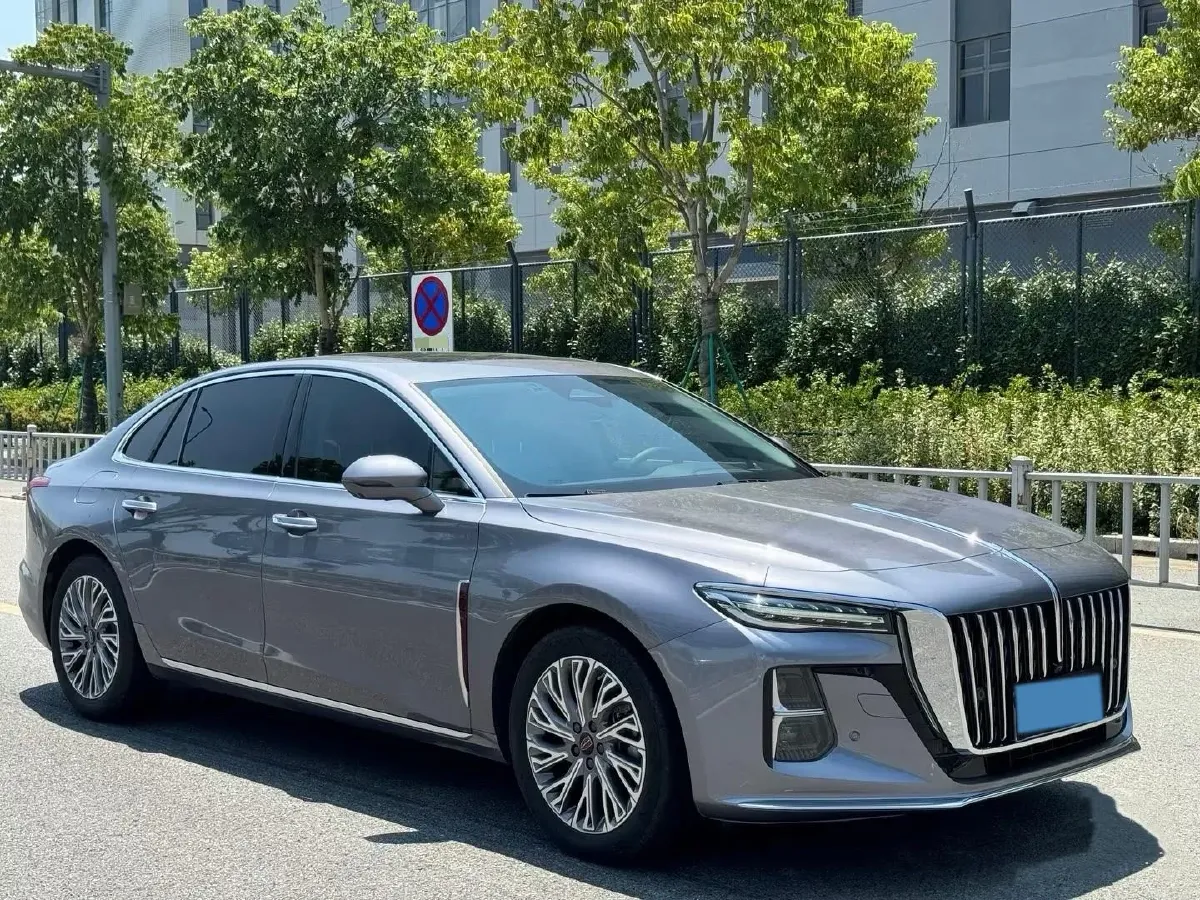 2023 HongQi H5 2.0T 224HP L4 8AT,autocango,china used car exporter,china ev exporter,chinese used car exporter,chinese used ev exporter