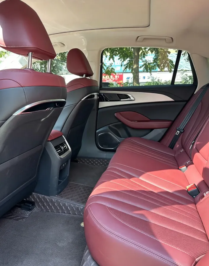 2023 HongQi H5 2.0T 224HP L4 8AT,autocango,china used car exporter,china ev exporter,chinese used car exporter,chinese used ev exporter