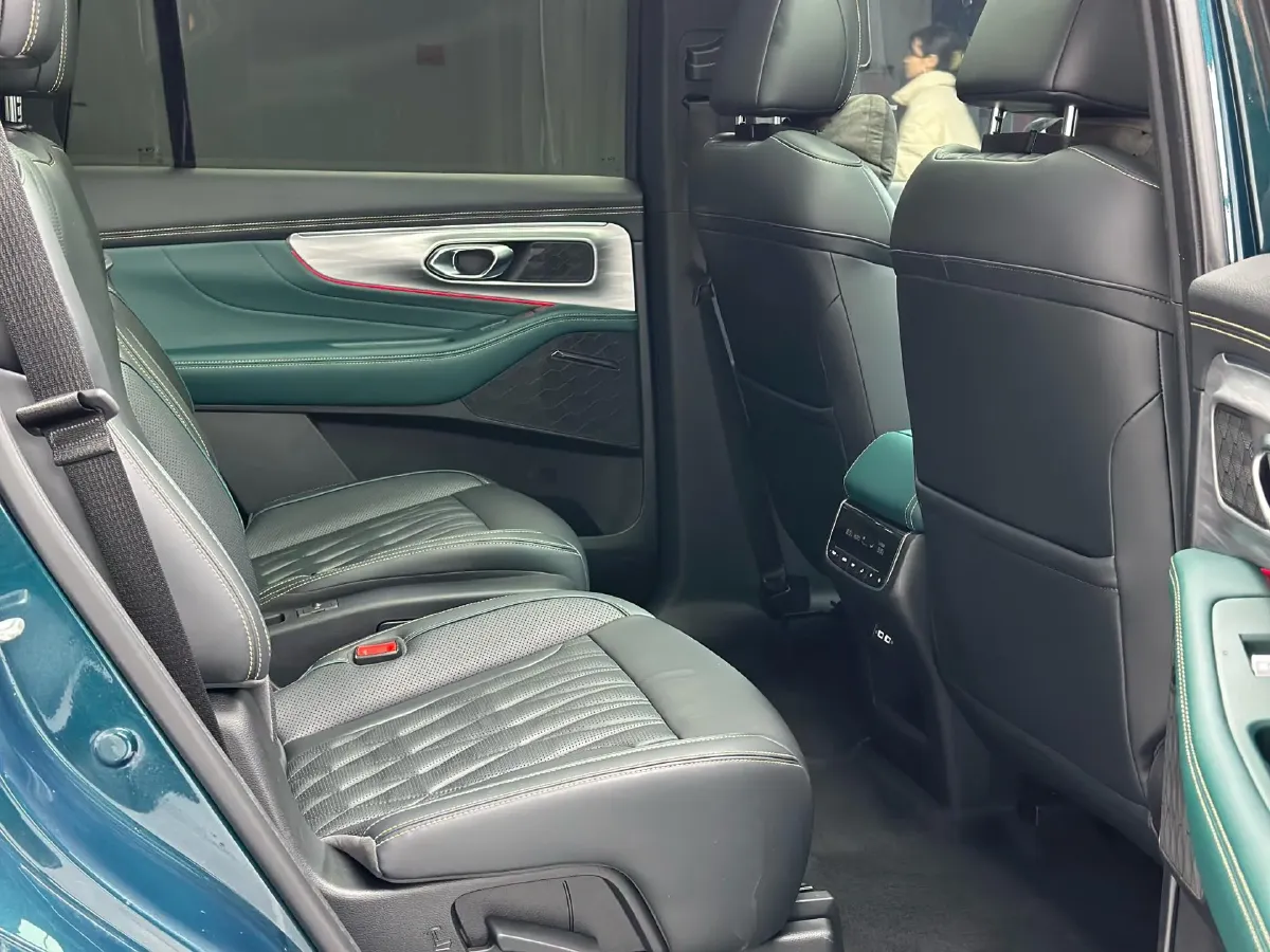 2022 GAC Trumpchi GS8 2.0T 252HP L4 8AT,autocango,china used car exporter,china ev exporter,chinese used car exporter,chinese used ev exporter