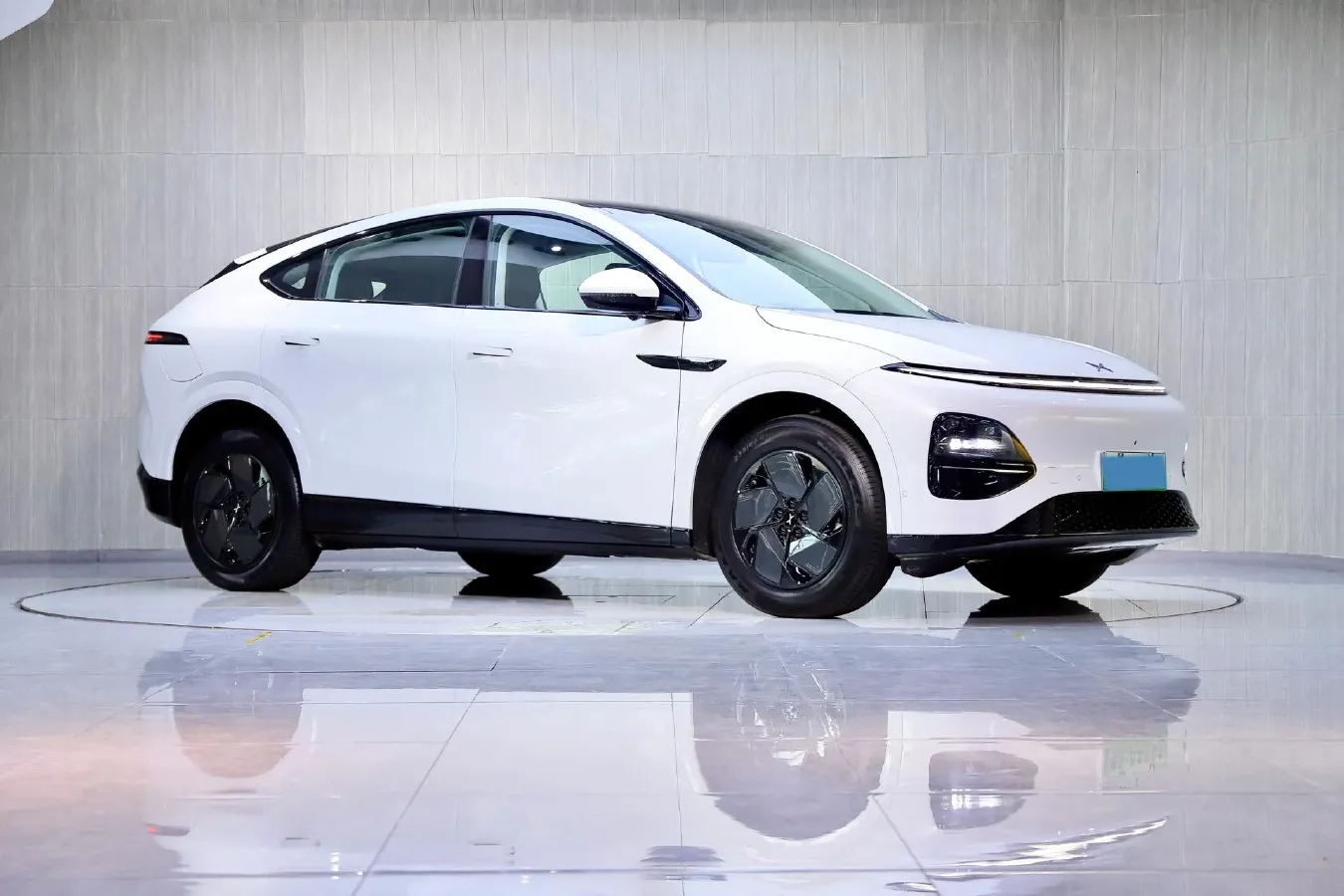 2025 Xpeng G6 BEV 68.5KWH,autocango,china used car exporter,china ev exporter,chinese used car exporter,chinese used ev exporter