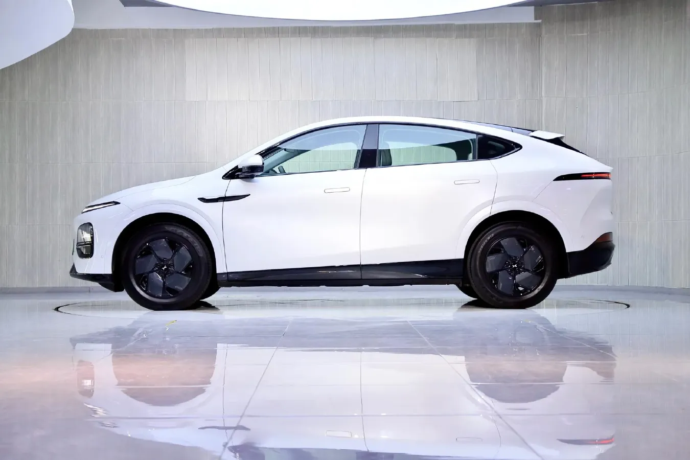 2025 Xpeng G6 BEV 68.5KWH,autocango,china used car exporter,china ev exporter,chinese used car exporter,chinese used ev exporter