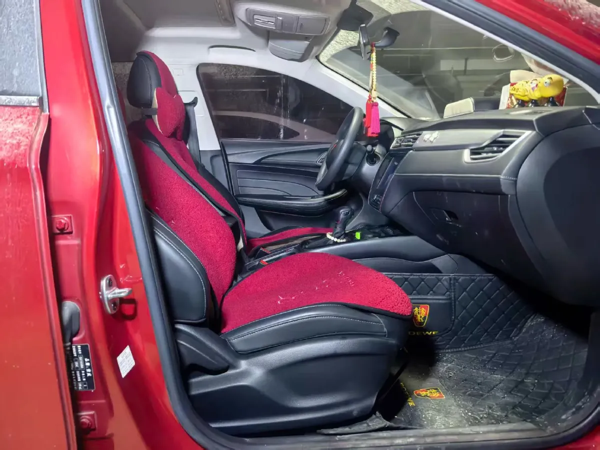 2019 Roewe i5 1.5L 120HP L4 CVT,autocango,china used car exporter,china ev exporter,chinese used car exporter,chinese used ev exporter