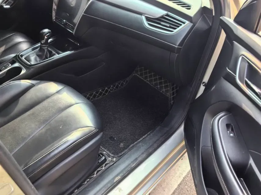 2019 Roewe i5 1.5T 169HP L4 7DCT,autocango,china used car exporter,china ev exporter,chinese used car exporter,chinese used ev exporter