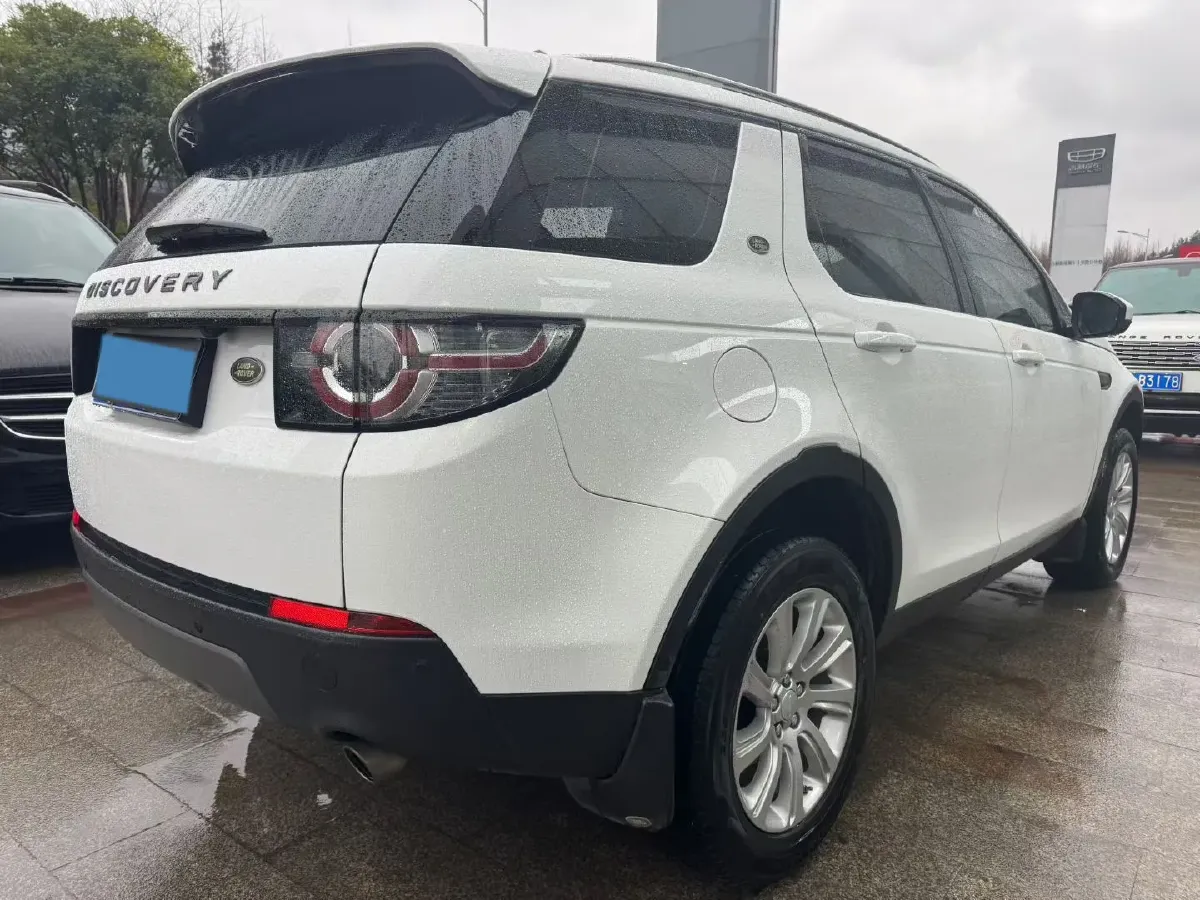 2018 Land Rover Discovery Sport 2.0T 241HP L4 9AT,autocango,china used car exporter,china ev exporter,chinese used car exporter,chinese used ev exporter