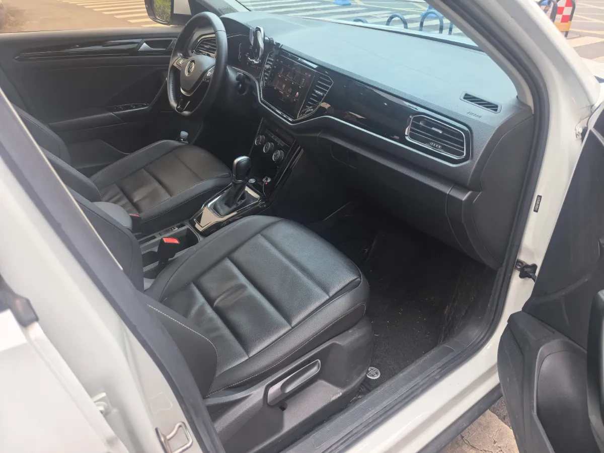 2021 Volkswagen T-Roc 1.4T 150HP L4 7DCT,autocango,china used car exporter,china ev exporter,chinese used car exporter,chinese used ev exporter