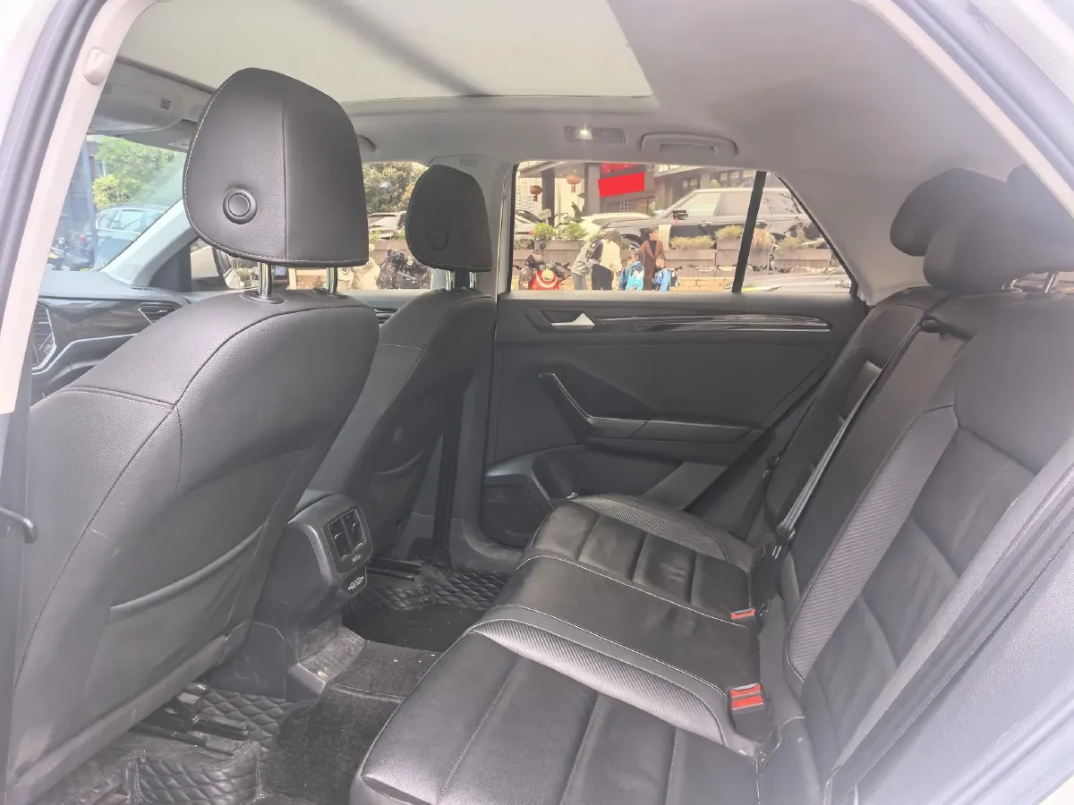 2021 Volkswagen T-Roc 1.4T 150HP L4 7DCT,autocango,china used car exporter,china ev exporter,chinese used car exporter,chinese used ev exporter