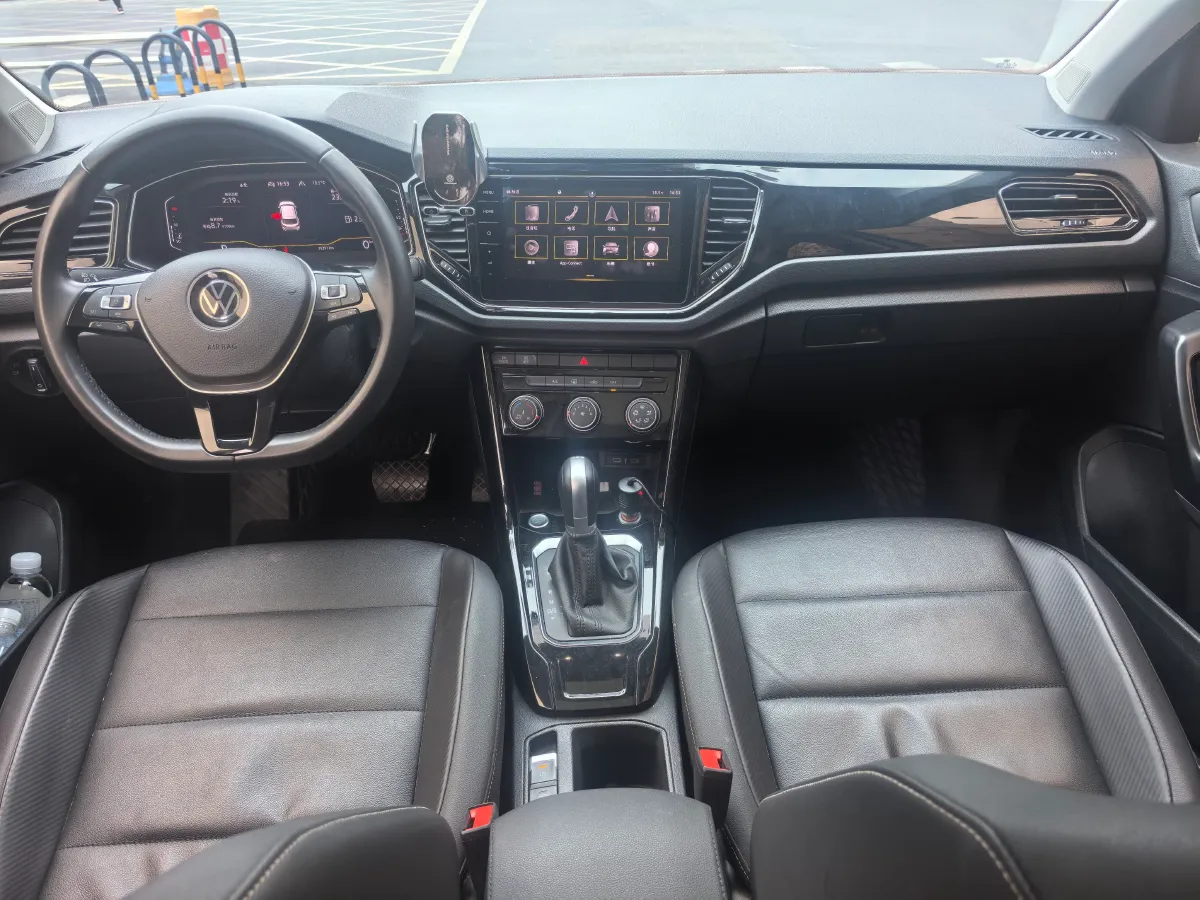 2021 Volkswagen T-Roc 1.4T 150HP L4 7DCT,autocango,china used car exporter,china ev exporter,chinese used car exporter,chinese used ev exporter