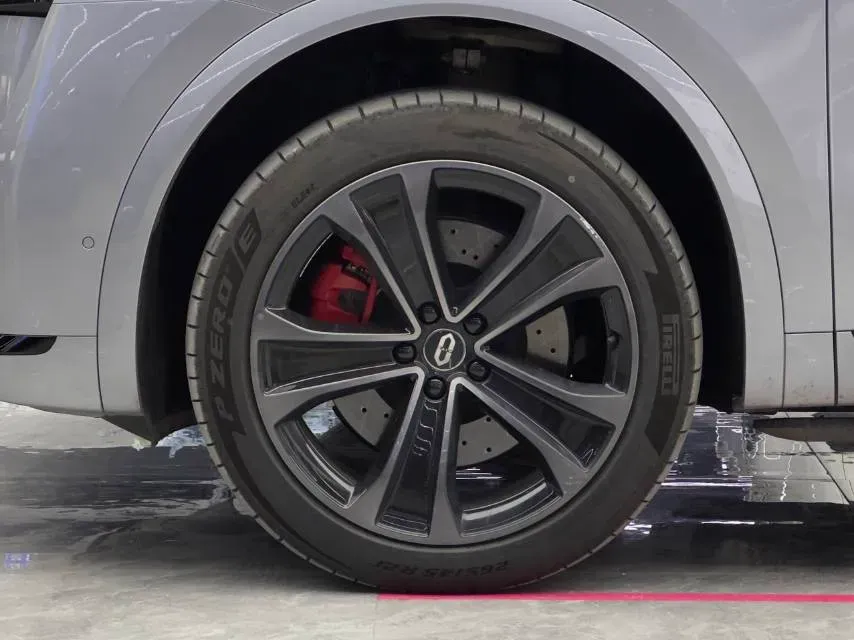 2025 AITO AITO M8 REEV 160HP REEV 53.4KWH,autocango,china used car exporter,china ev exporter,chinese used car exporter,chinese used ev exporter