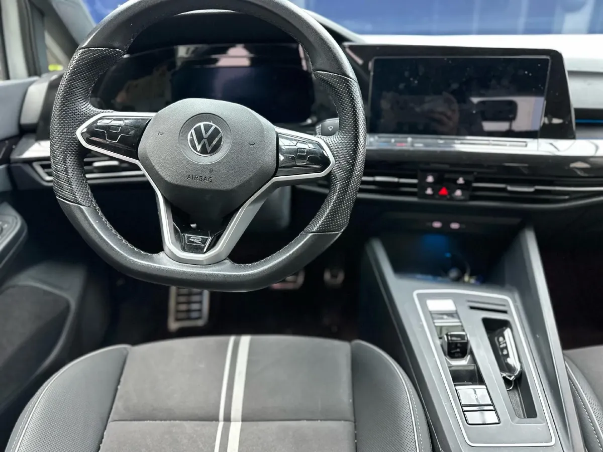 2023 Volkswagen Golf 1.4T 150HP L4 7DCT,autocango,china used car exporter,china ev exporter,chinese used car exporter,chinese used ev exporter