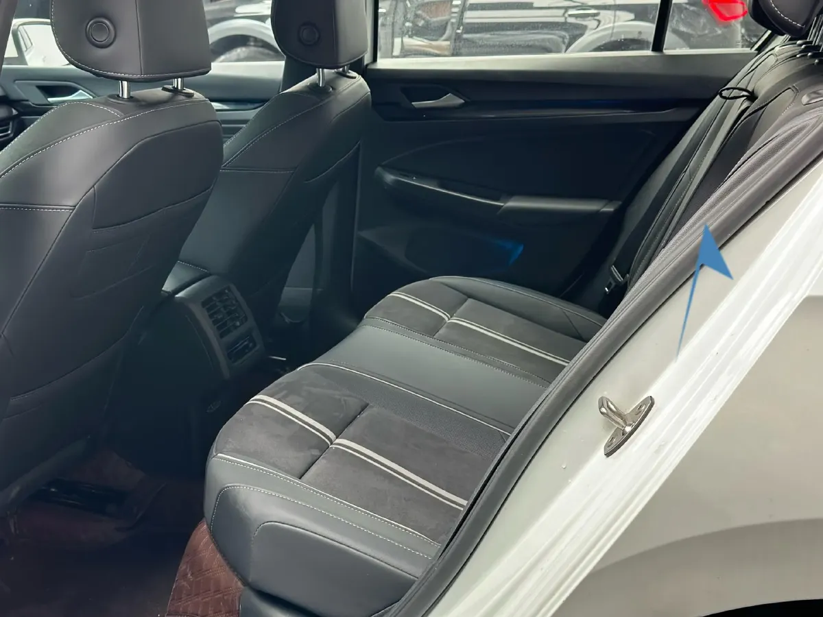 2023 Volkswagen Golf 1.4T 150HP L4 7DCT,autocango,china used car exporter,china ev exporter,chinese used car exporter,chinese used ev exporter