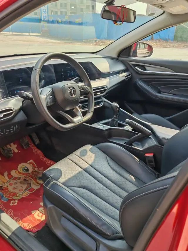 2021 ChangAn Eado 1.6L 128HP L4 5MT,autocango,china used car exporter,china ev exporter,chinese used car exporter,chinese used ev exporter