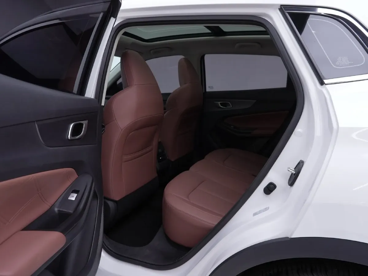 2024 ChangAn X7 PLUS 1.5T 188HP L4 7DCT,autocango,china used car exporter,china ev exporter,chinese used car exporter,chinese used ev exporter