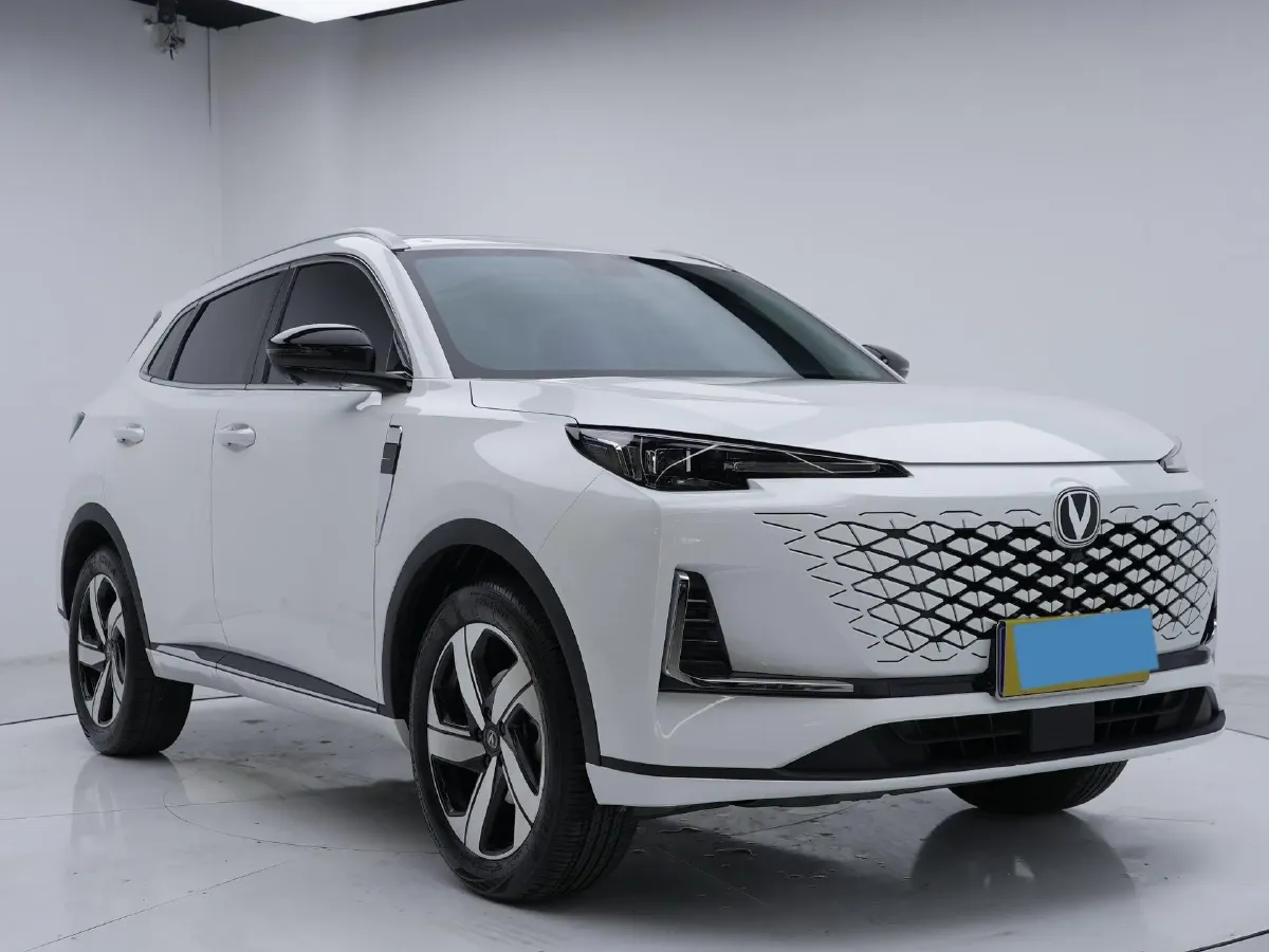 2024 ChangAn X7 PLUS 1.5T 188HP L4 7DCT,autocango,china used car exporter,china ev exporter,chinese used car exporter,chinese used ev exporter