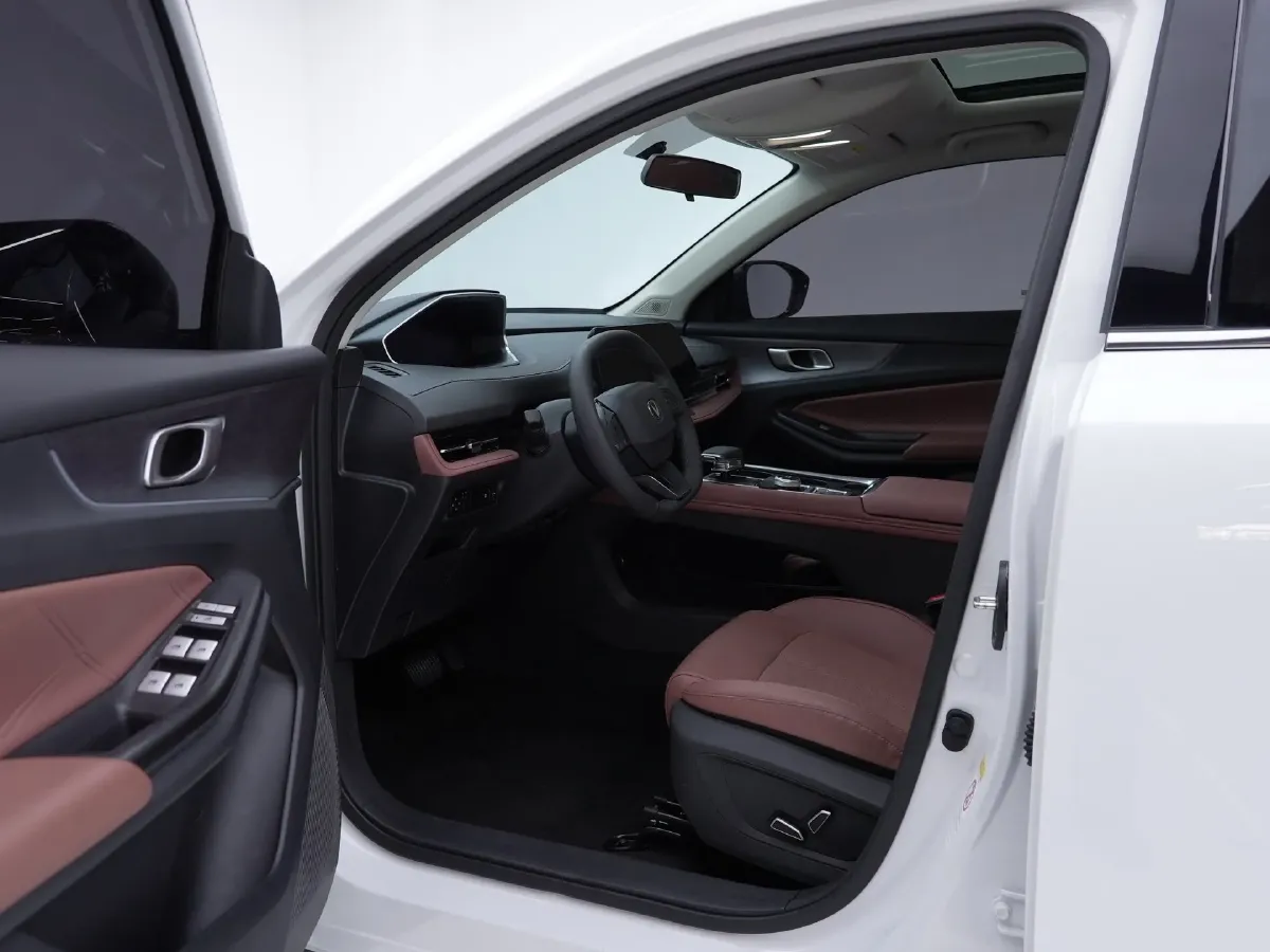 2024 ChangAn X7 PLUS 1.5T 188HP L4 7DCT,autocango,china used car exporter,china ev exporter,chinese used car exporter,chinese used ev exporter