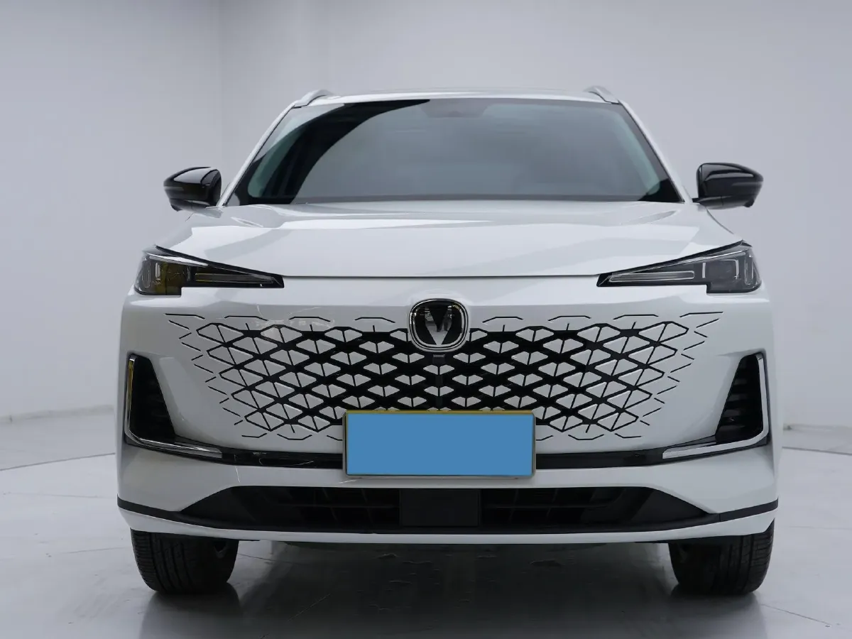 2024 ChangAn X7 PLUS 1.5T 188HP L4 7DCT,autocango,china used car exporter,china ev exporter,chinese used car exporter,chinese used ev exporter