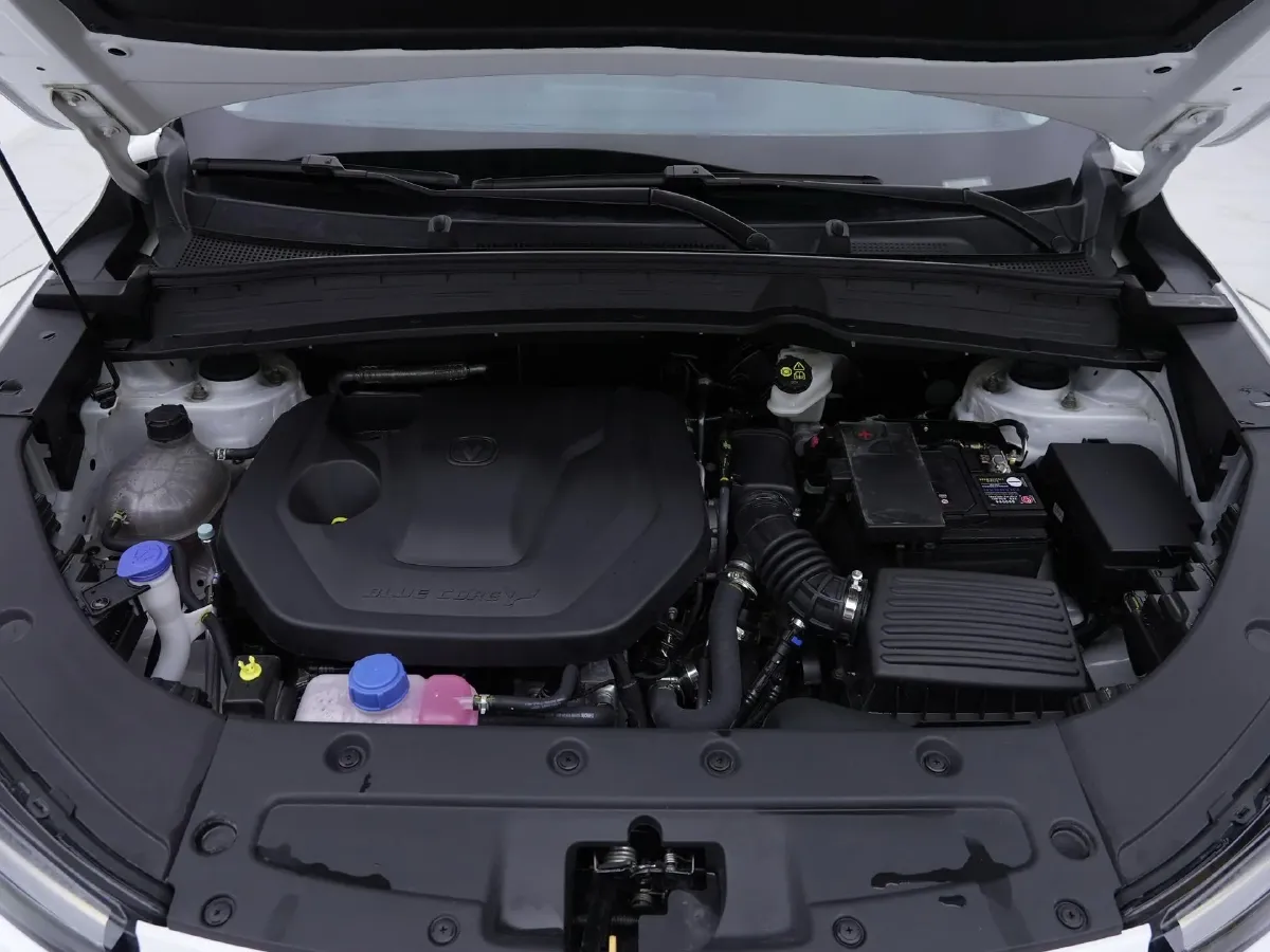 2024 ChangAn X7 PLUS 1.5T 188HP L4 7DCT,autocango,china used car exporter,china ev exporter,chinese used car exporter,chinese used ev exporter