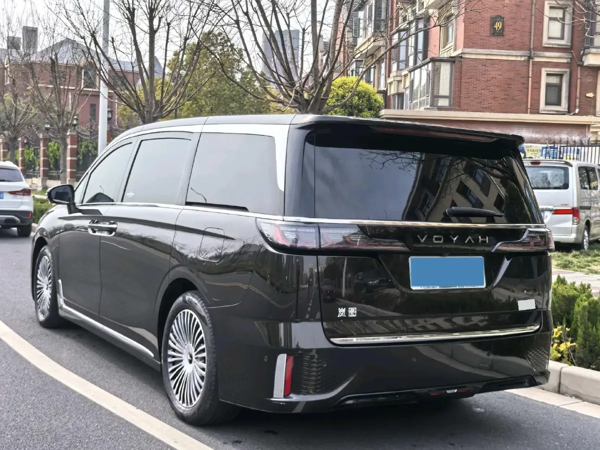2025 Voyah Dream BEV 108.7KWH,autocango,china used car exporter,china ev exporter,chinese used car exporter,chinese used ev exporter