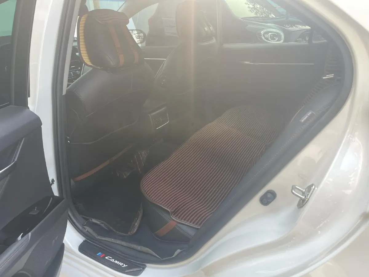 2021 Toyota Camry 2.5L 209HP L4 8AT,autocango,china used car exporter,china ev exporter,chinese used car exporter,chinese used ev exporter