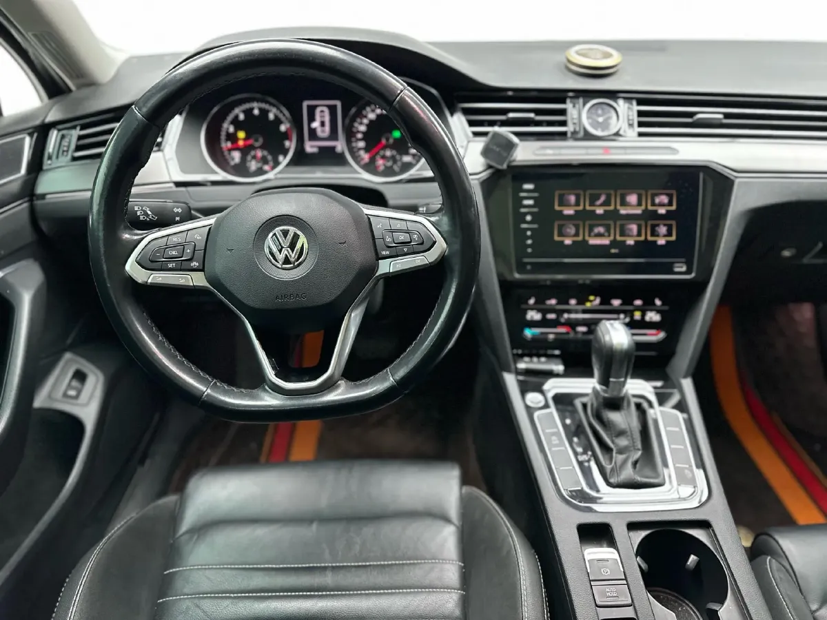 2020 Volkswagen Magotan 2.0T 186HP L4 7DCT,autocango,china used car exporter,china ev exporter,chinese used car exporter,chinese used ev exporter