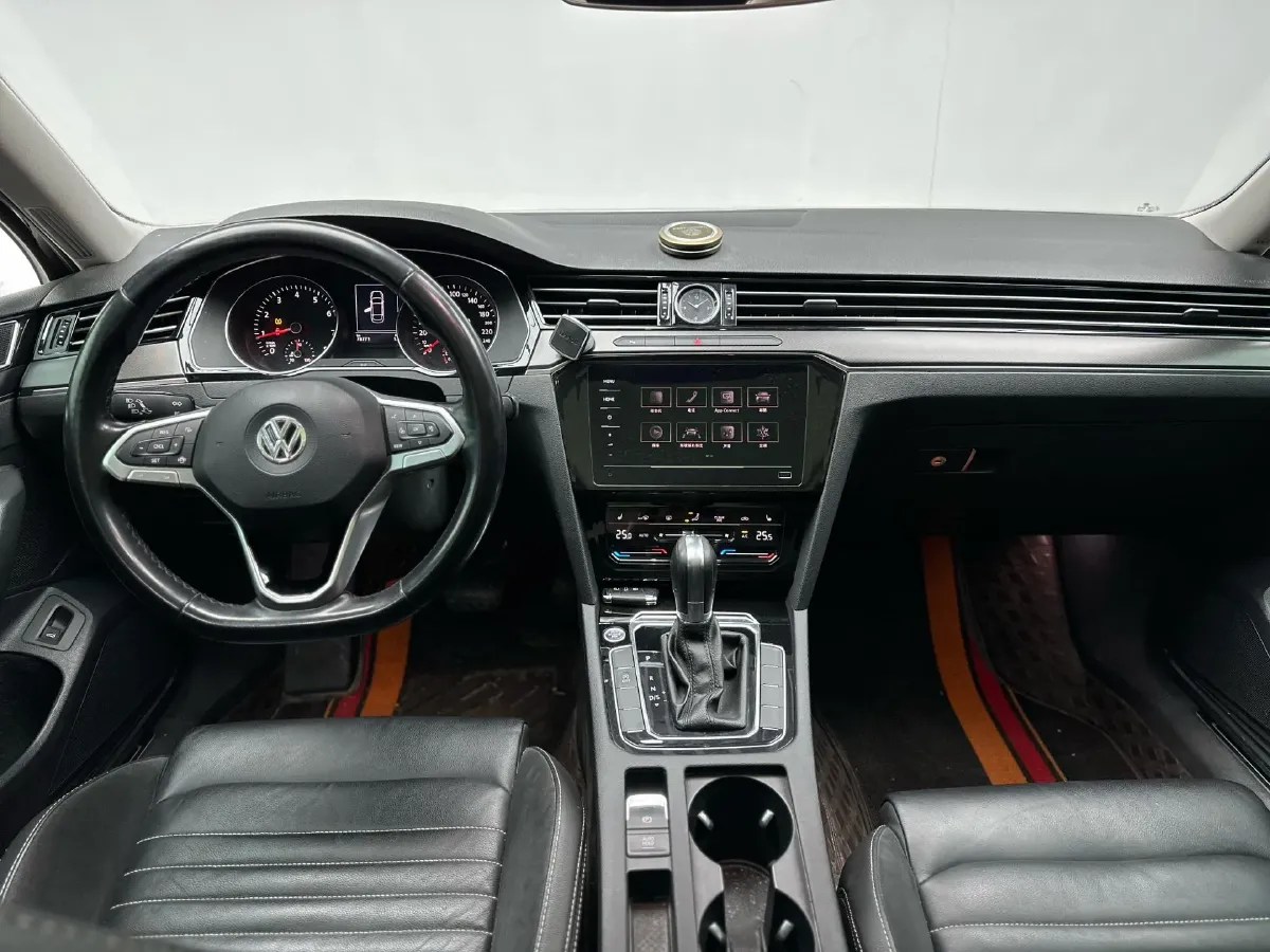 2020 Volkswagen Magotan 2.0T 186HP L4 7DCT,autocango,china used car exporter,china ev exporter,chinese used car exporter,chinese used ev exporter