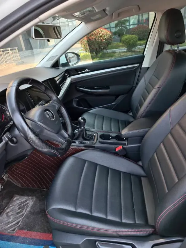 2019 MAXUS XinTu V80 2.5T 136HP L4 6MT,autocango,china used car exporter,china ev exporter,chinese used car exporter,chinese used ev exporter