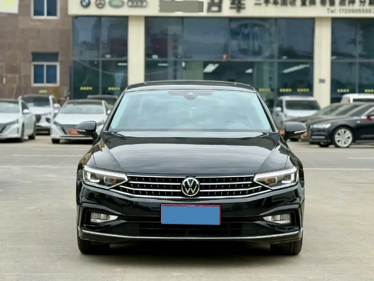 2023 Volkswagen Magotan 2.0T 186HP L4 7DCT,autocango,china used car exporter,china ev exporter,chinese used car exporter,chinese used ev exporter