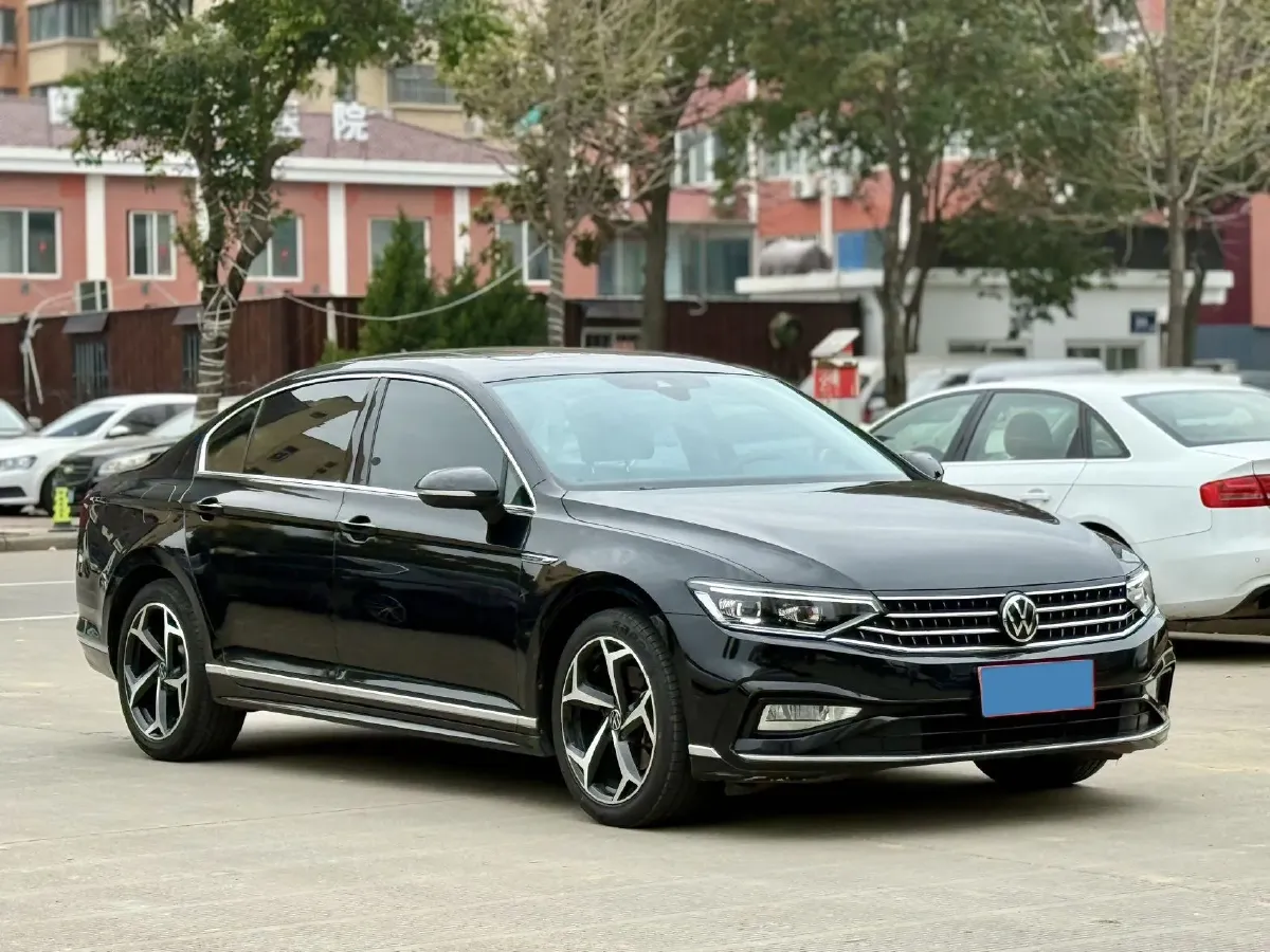 2023 Volkswagen Magotan 2.0T 186HP L4 7DCT,autocango,china used car exporter,china ev exporter,chinese used car exporter,chinese used ev exporter