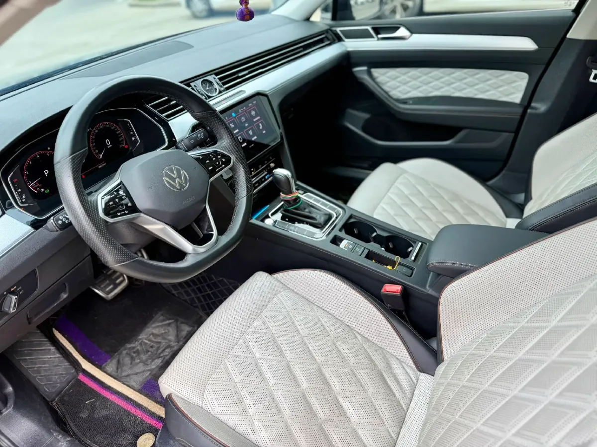 2023 Volkswagen Magotan 2.0T 186HP L4 7DCT,autocango,china used car exporter,china ev exporter,chinese used car exporter,chinese used ev exporter