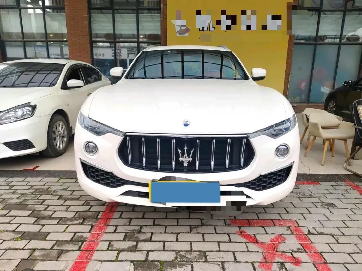 2022 Maserati Levante 2.0T 330HP L4 8AT,autocango,china used car exporter,china ev exporter,chinese used car exporter,chinese used ev exporter