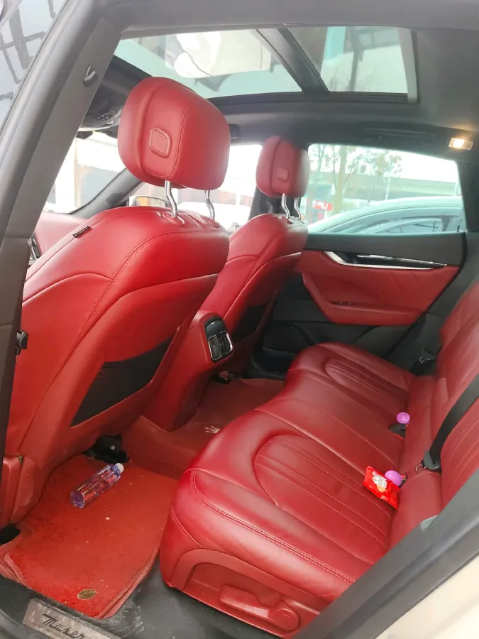 2022 Maserati Levante 2.0T 330HP L4 8AT,autocango,china used car exporter,china ev exporter,chinese used car exporter,chinese used ev exporter