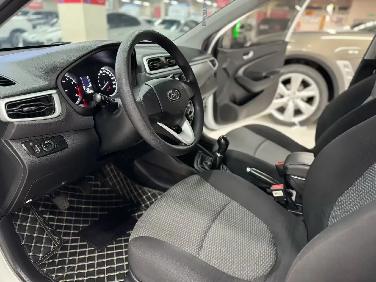 2017 Hyundai Reina 1.4L 95HP L4 5MT,autocango,china used car exporter,china ev exporter,chinese used car exporter,chinese used ev exporter