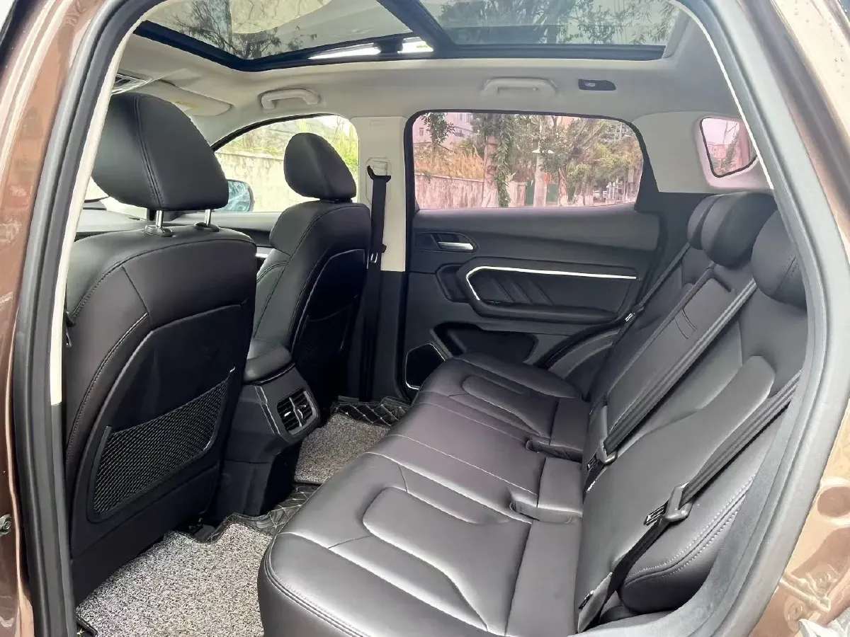 2018 Haval H6 1.5T 169HP L4 7DCT,autocango,china used car exporter,china ev exporter,chinese used car exporter,chinese used ev exporter