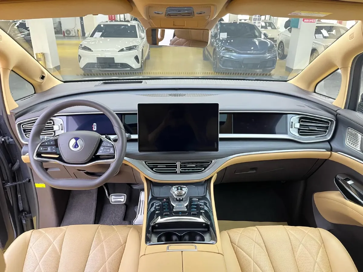 2025 Denza D9 1.5T 156HP L4 E-CVT PHEV 40KWH,autocango,china used car exporter,china ev exporter,chinese used car exporter,chinese used ev exporter