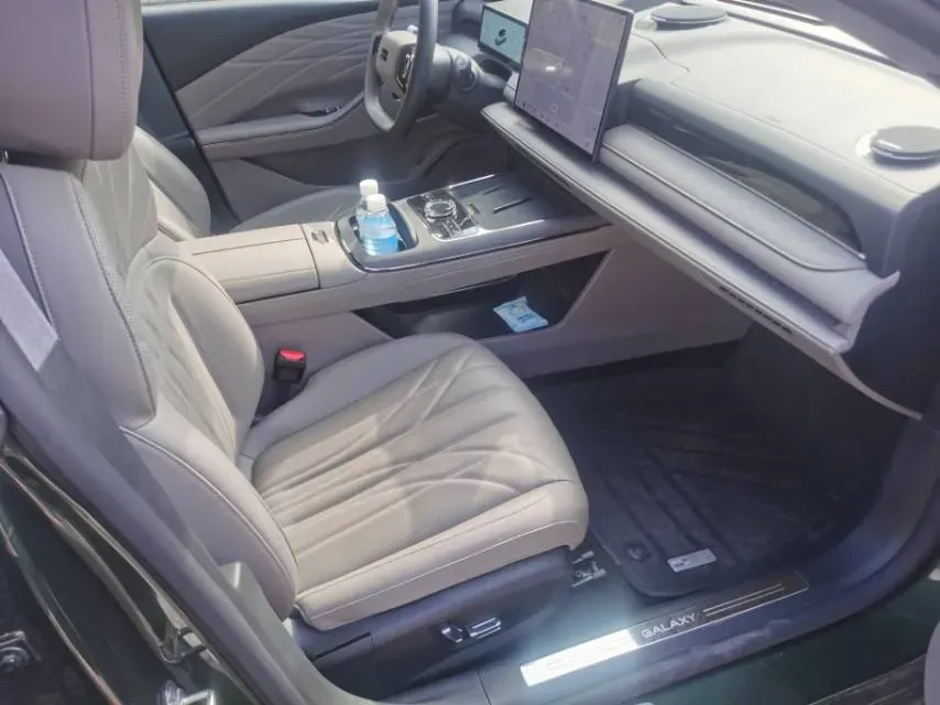 2025 Geely Galaxy Starshine 8 1.5T 163HP L4 3DHT PHEV 27.69KWH,autocango,china used car exporter,china ev exporter,chinese used car exporter,chinese used ev exporter