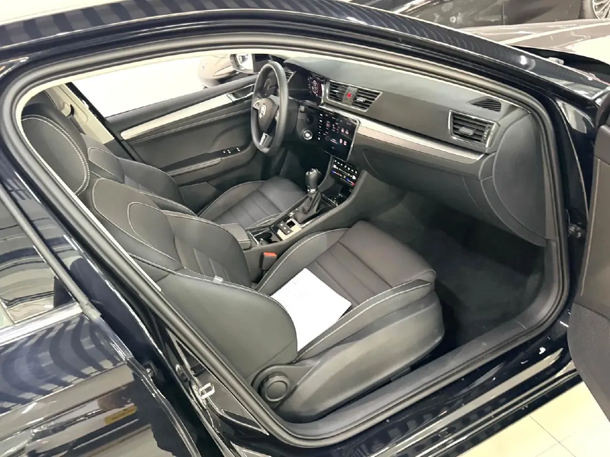 2024 Skoda Superb 1.4T 150HP L4 7DCT,autocango,china used car exporter,china ev exporter,chinese used car exporter,chinese used ev exporter