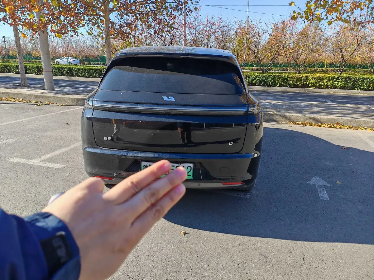 2023 Li L7 Range Extended 154HP REEV 40.9KWH,autocango,china used car exporter,china ev exporter,chinese used car exporter,chinese used ev exporter