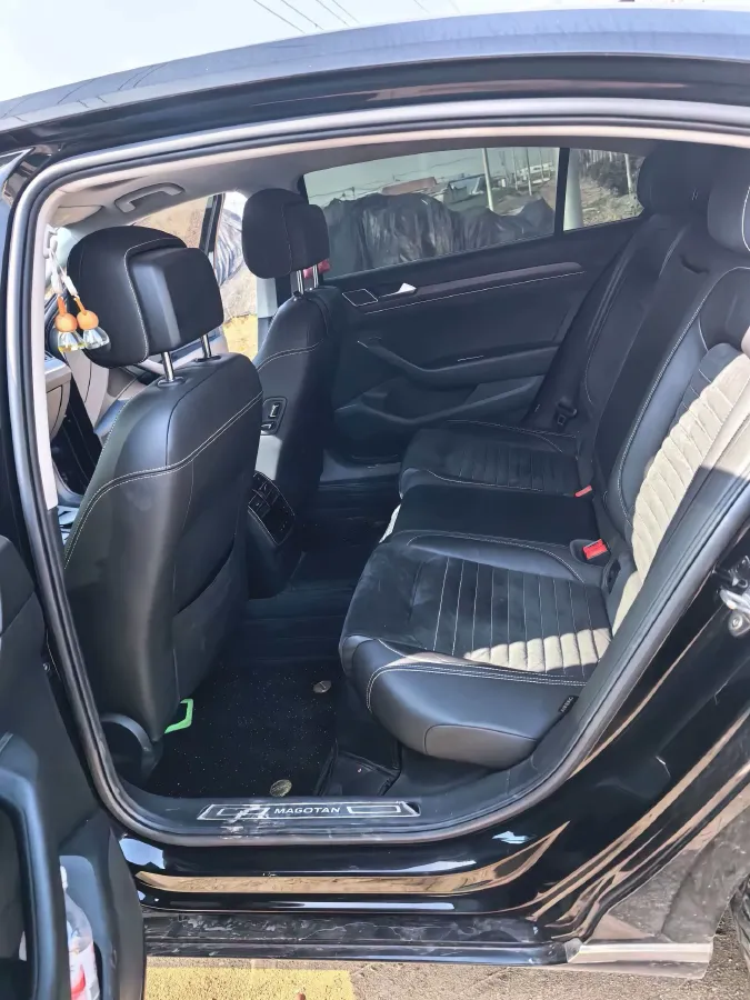 2020 Volkswagen Magotan 2.0T 186HP L4 7DCT,autocango,china used car exporter,china ev exporter,chinese used car exporter,chinese used ev exporter