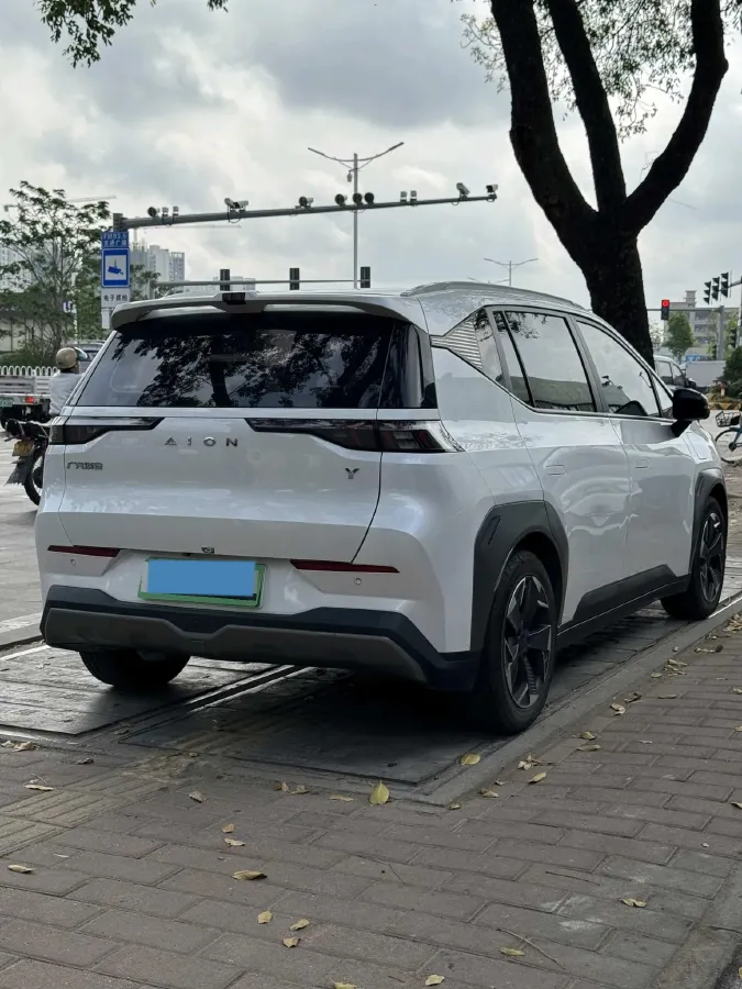 2022 Geely Okavango 1.8T 184HP L4 7DCT,autocango,china used car exporter,china ev exporter,chinese used car exporter,chinese used ev exporter
