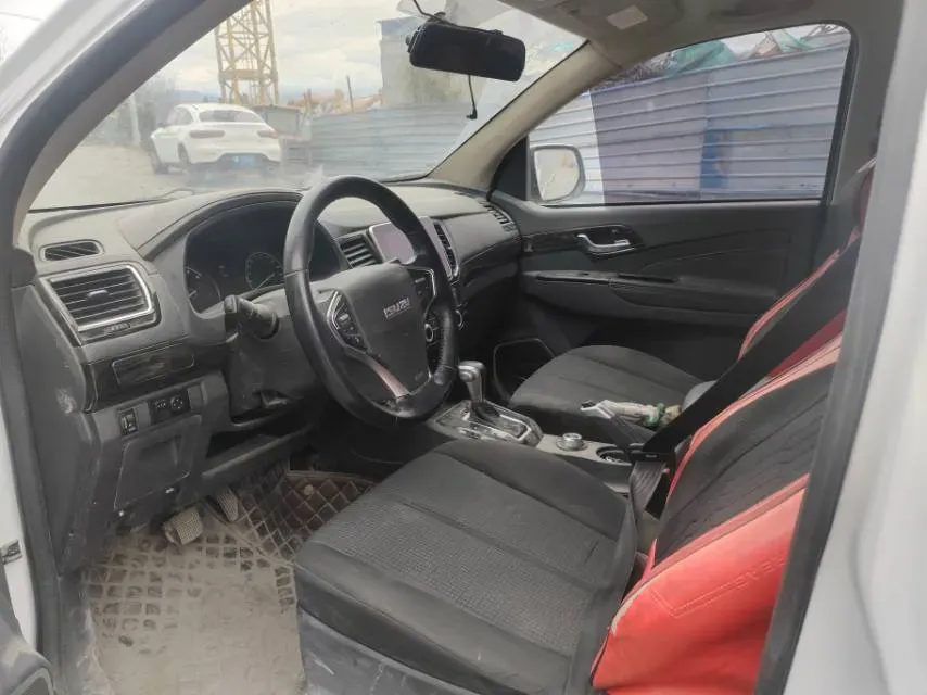 2020 Isuzu LingTuo 2.5T 150HP L4 6AT,autocango,china used car exporter,china ev exporter,chinese used car exporter,chinese used ev exporter