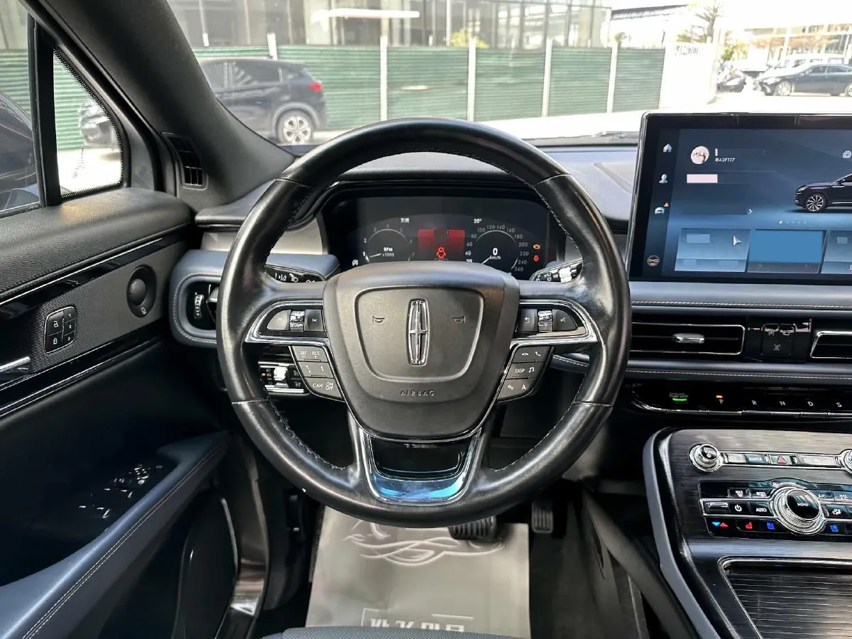 2021 Lincoln Nautilus 2.0T 245HP L4 8AT,autocango,china used car exporter,china ev exporter,chinese used car exporter,chinese used ev exporter