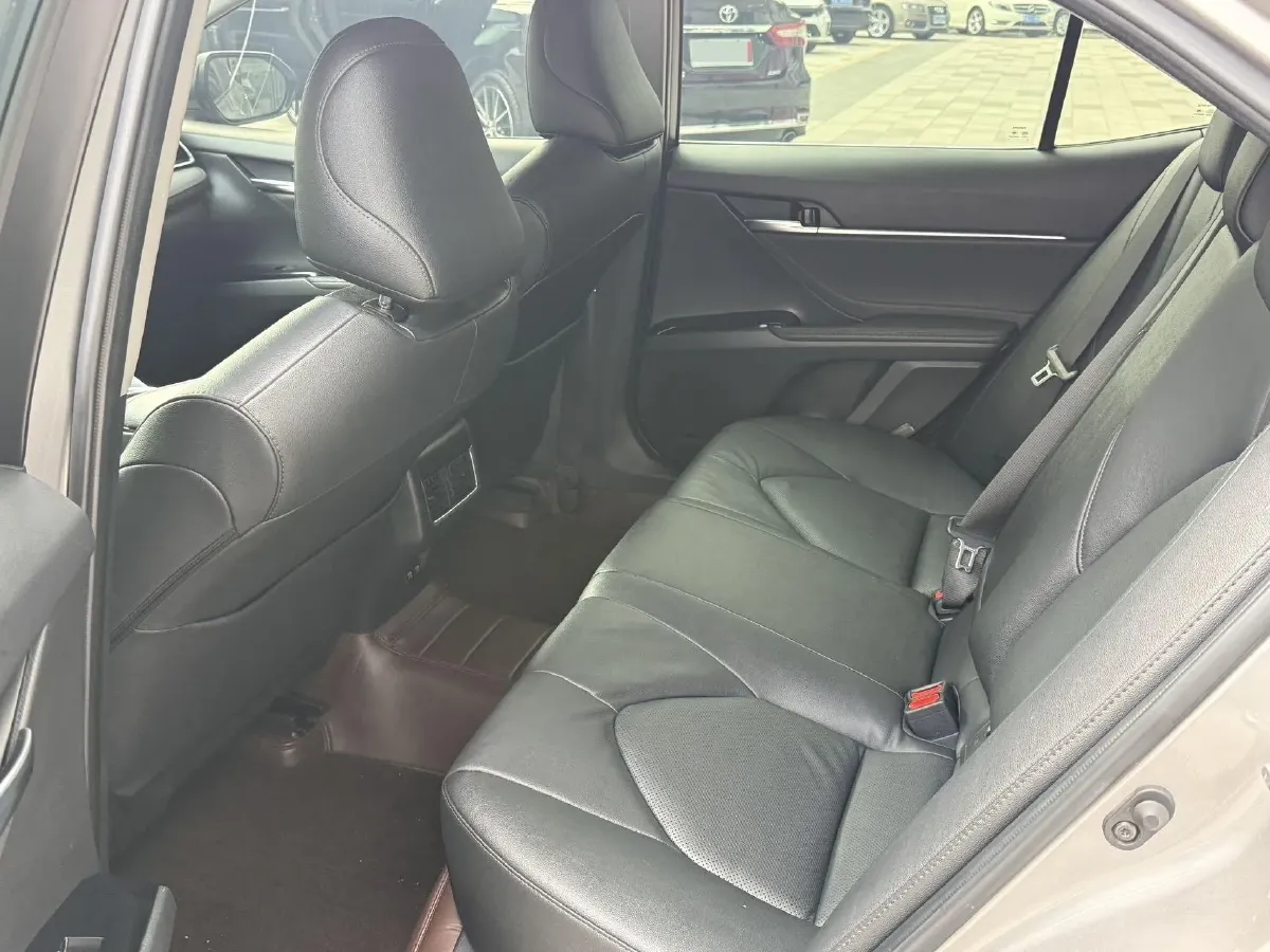 2021 Toyota Camry 2.5L 209HP L4 8AT,autocango,china used car exporter,china ev exporter,chinese used car exporter,chinese used ev exporter