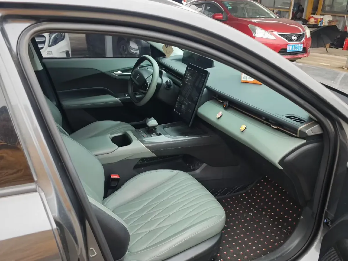 2023 ChangAn Oshan Z6 1.5T 188HP L4 7DCT,autocango,china used car exporter,china ev exporter,chinese used car exporter,chinese used ev exporter