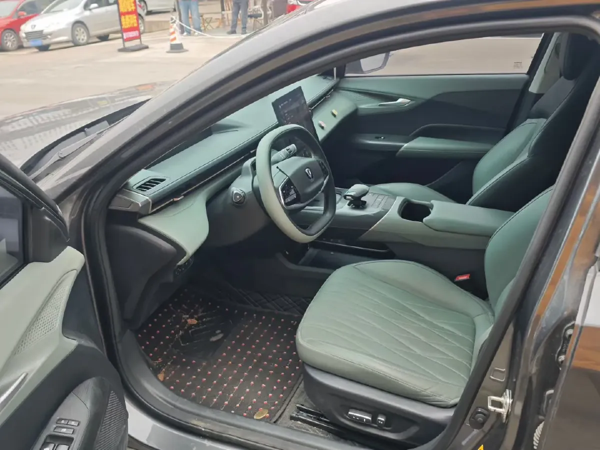 2023 ChangAn Oshan Z6 1.5T 188HP L4 7DCT,autocango,china used car exporter,china ev exporter,chinese used car exporter,chinese used ev exporter