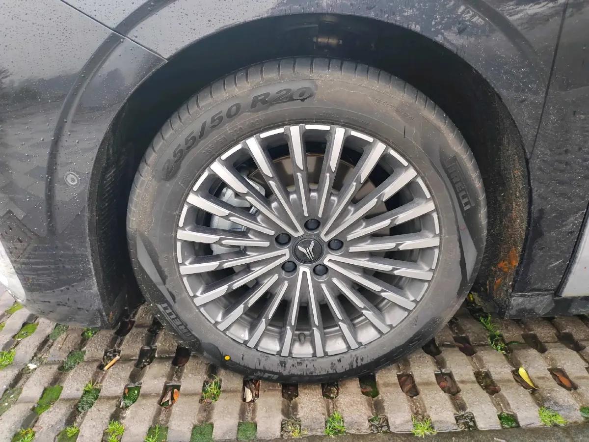 2026 Voyah Dream 1.5T 150HP L4 PHEV,autocango,china used car exporter,china ev exporter,chinese used car exporter,chinese used ev exporter