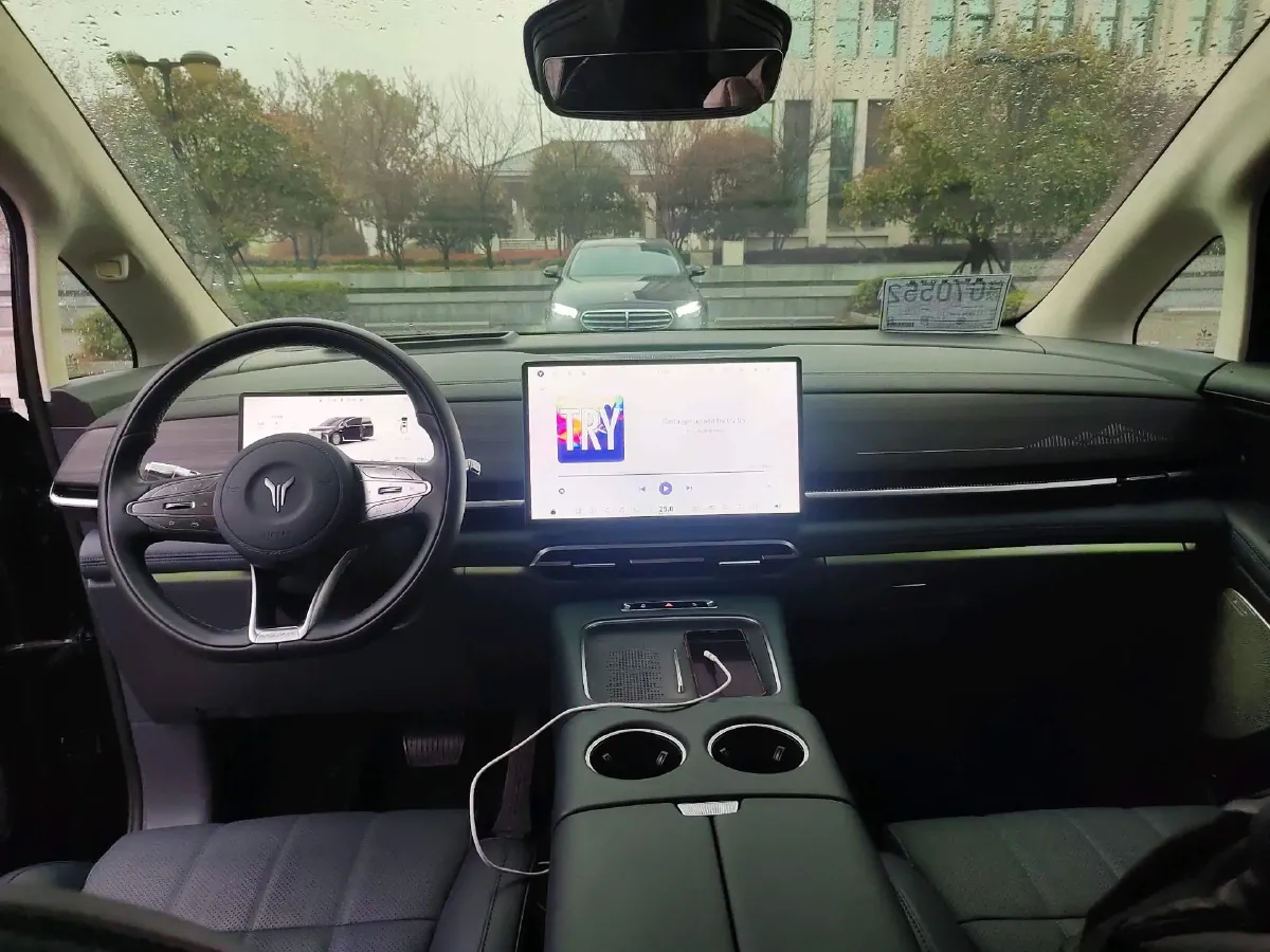 2026 Voyah Dream 1.5T 150HP L4 PHEV,autocango,china used car exporter,china ev exporter,chinese used car exporter,chinese used ev exporter