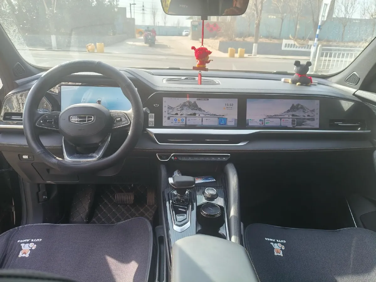 2024 Geely Monjaro 2.0T 218HP L4 7DCT,autocango,china used car exporter,china ev exporter,chinese used car exporter,chinese used ev exporter