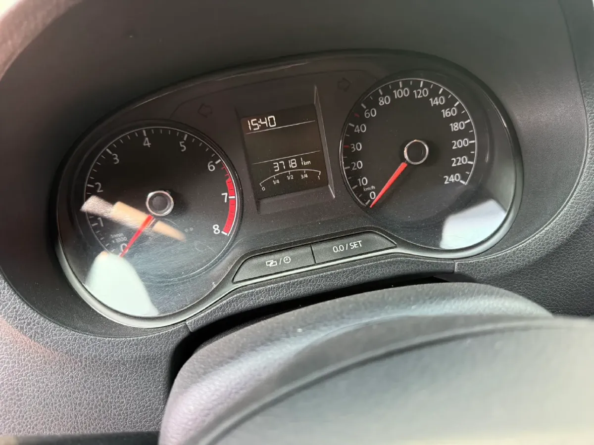 2016 Volkswagen Polo 1.4L 90HP L4 5MT,autocango,china used car exporter,china ev exporter,chinese used car exporter,chinese used ev exporter