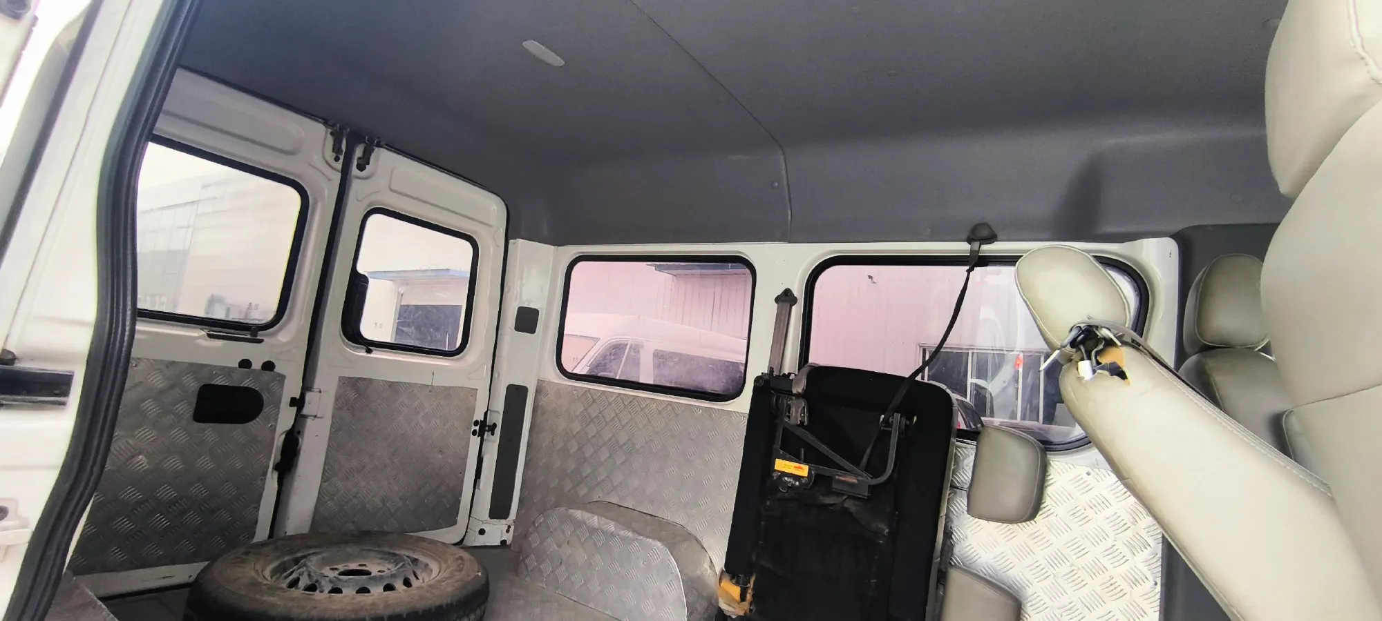 2019 MAXUS XinTu V80 2.5T 136HP L4 6MT,autocango,china used car exporter,china ev exporter,chinese used car exporter,chinese used ev exporter